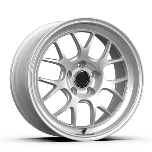 Kies-Motorsports fifteen52 fifteen52 Apex RSR 18x9.5 5x120 22mm ET 72.56mm Center Bore Radiant Silver